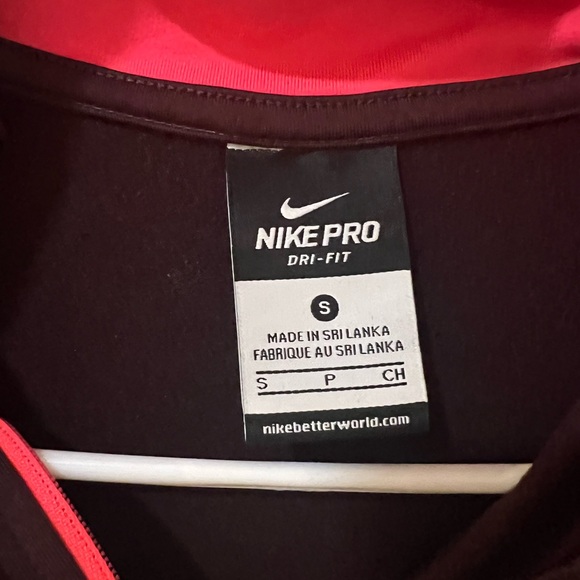 Nike Pro dri-fit size S - Picture 3 of 3